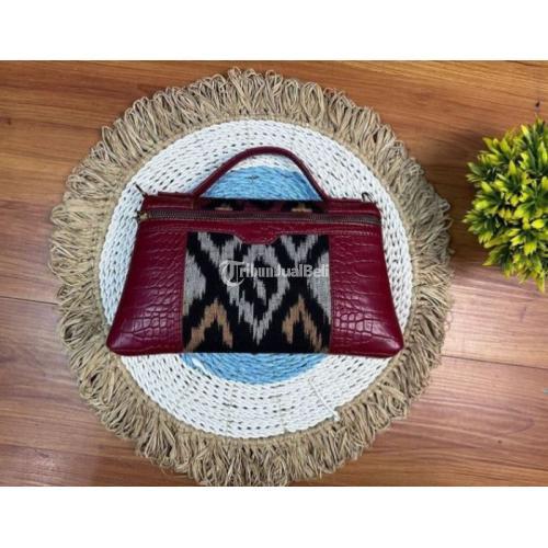 Kerajinan Cluth Croco Tenun Ukuran 27 x 15 x 5 cm - Yogyakarta