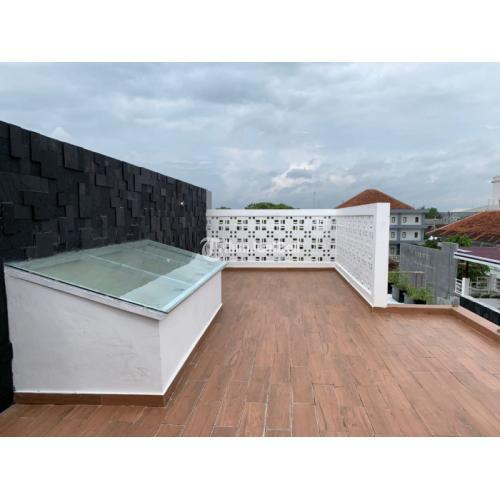 RUMAH CANTIK MINIAMLIS MODERN DI PUSAT KOTA JOGJA DEKAT SGM