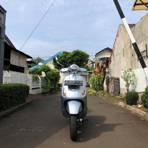 Motor Sekuter Vespa LX Bekas 2022 Pajak Hidup Surat Lengkap - Tangerang Selatan