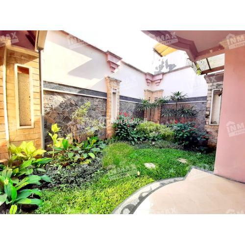 RUMAH NYAMAN DAN TERAWAT FULL FURNISHED SIAP HUNI DI ISTANA DIENG MALANG