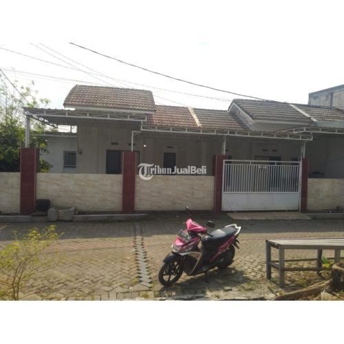 DUA RUMAH JEJER TINGGAL MASUK TAMAN DI SEPANJANG SIDOARJO