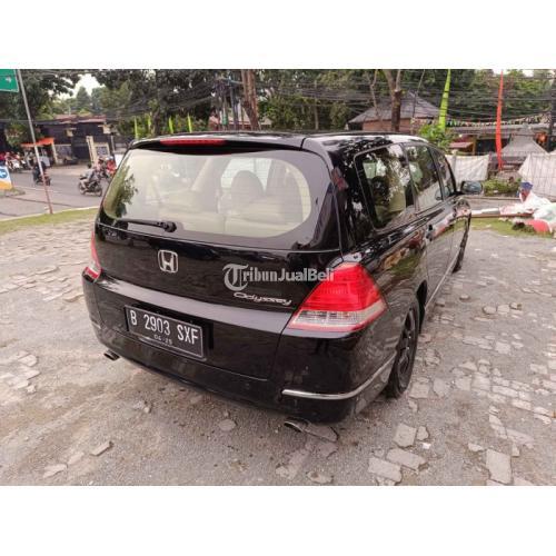 Toyota Camry 2005 dan Pertalite: Sebuah Studi Komparatif