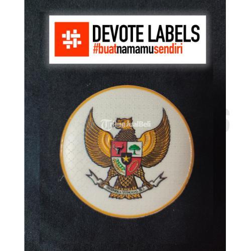 Vendor Cetak Label Patch 3D TPU Sampang | Devotelabels.com