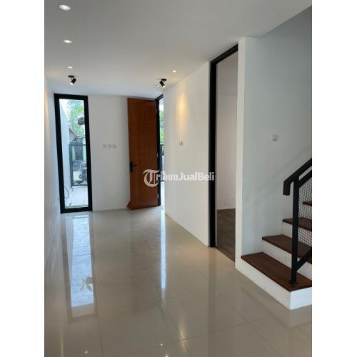 RUMAH 2 LANTAI, SIAP HUNI DEKAT PASAR GENTAN DI NGAGLIK