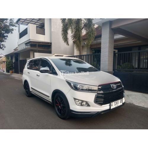 Mobil Toyota Innova Diesel AT 2018 Warna Putih Bekas Mulus Jarang Dipakai - Malang