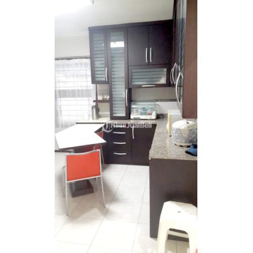 Rumah 2 Kamar Tidur dengan Carport & Halaman Belakang