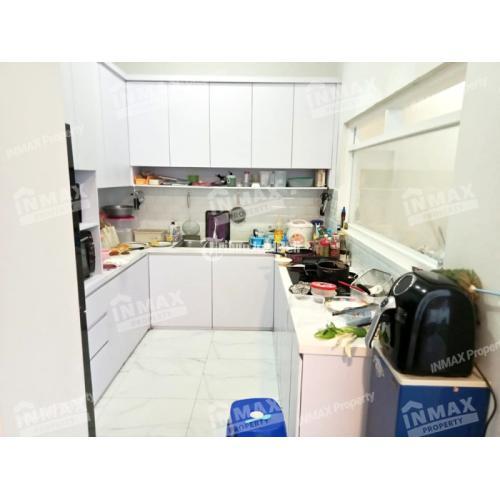 Rumah 2 Kamar Tidur dengan Halaman Belakang di Daerah Araya Malang