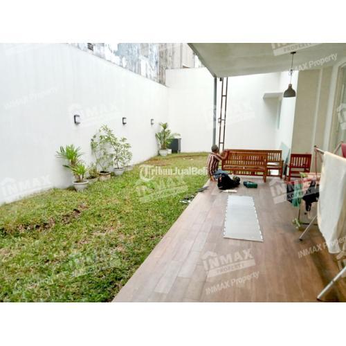 Rumah 2 Kamar Tidur dengan Halaman Belakang di Daerah Araya Malang