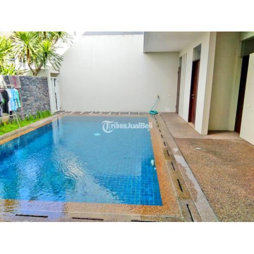 Rumah 2 Lantai 4 Kamar Tidur dengan Kolam Renang di Daerah Araya Malang