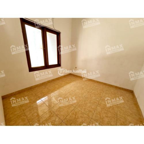 Rumah Klasik 3 Kamar Tidur dengan Carport di Daerah Dieng Malang