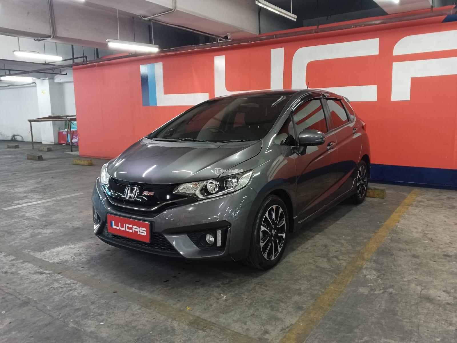 Mobil Bekas Honda Jazz GK5 15 RS CKD CVT Tahun 2017 Warna Grey Plat Ganjil - Jakarta Timur