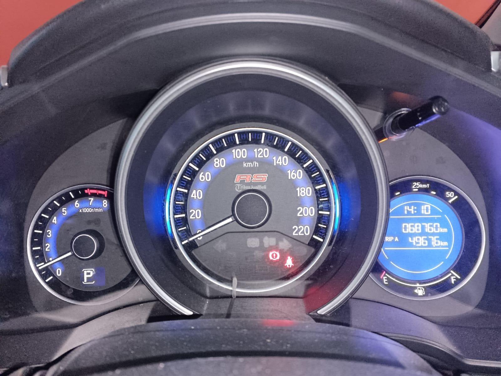 Mobil Bekas Honda Jazz GK5 15 RS CKD CVT Tahun 2017 Warna Grey Plat Ganjil - Jakarta Timur