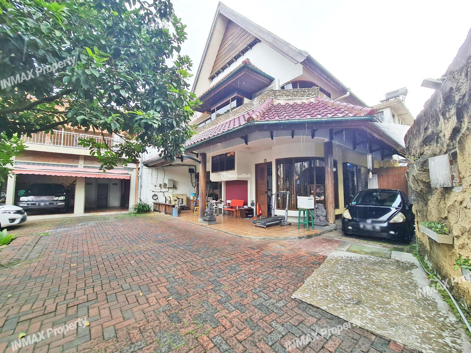 FASILITAS LENGKAP Rumah 2 Lantai dengan 4 Kamar Tidur di Daerah Dieng Malang