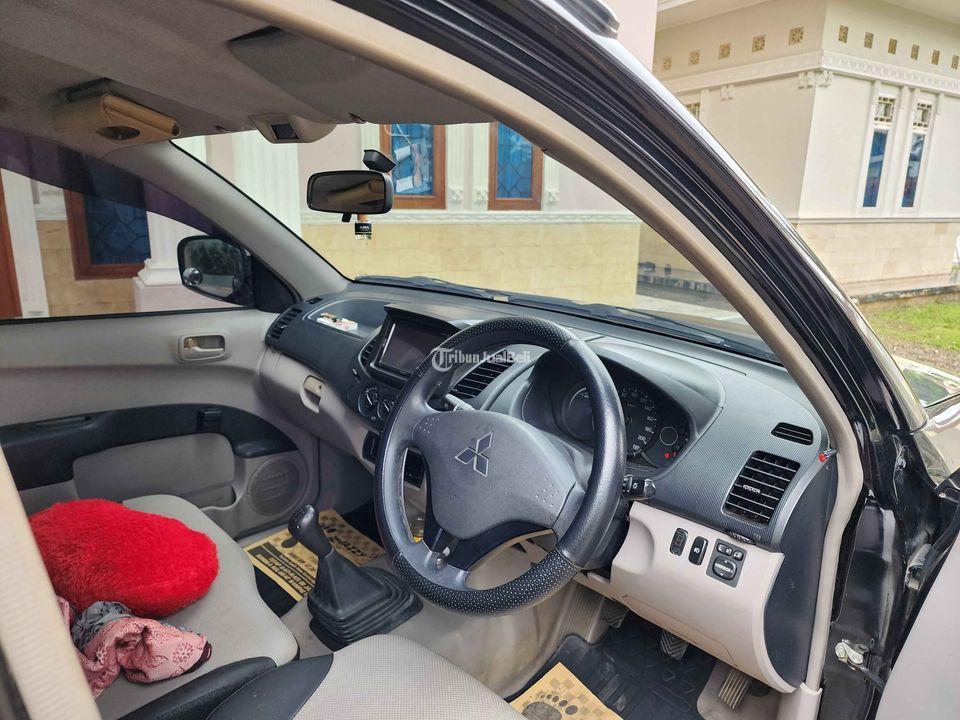 Mitsubishi Strada Triton Single Cabin 4x2 MT Diesel 2014 Hitam Manual Tasikmalaya