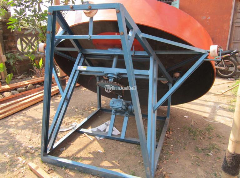 Mesin Granulator Alat Pembuat Butiran Pupuk Granule