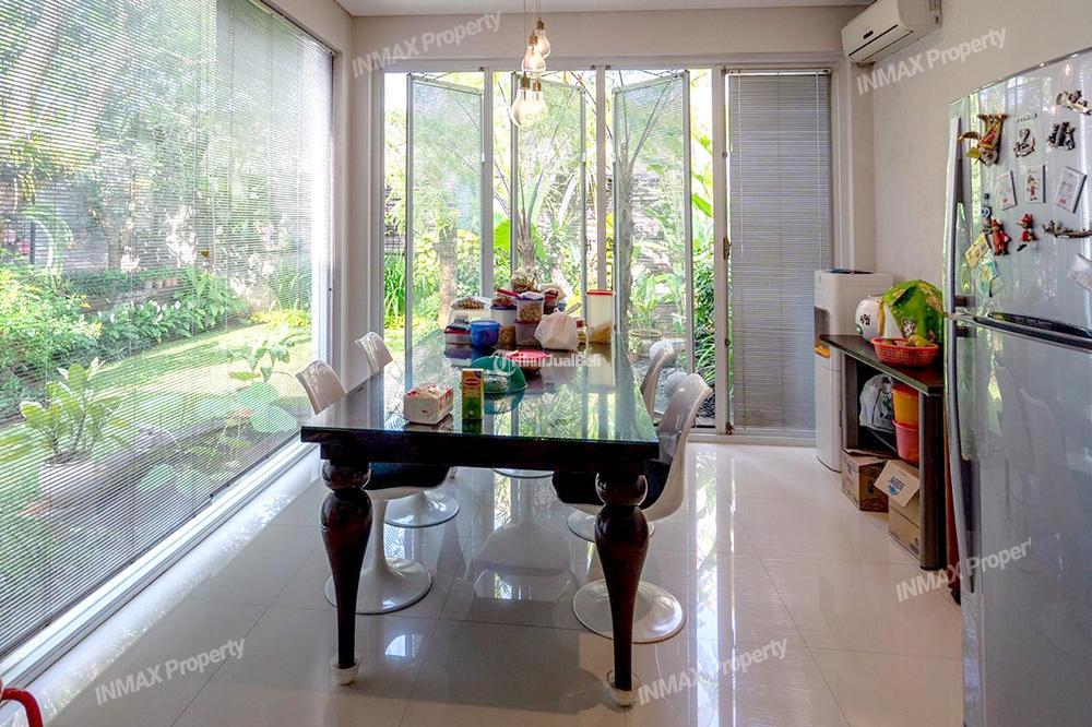 COCOK UNTUK PECINTA HEWAN Rumah 2 Lantai dengan 4 Kamar Tidur di Daerah Dieng Malang