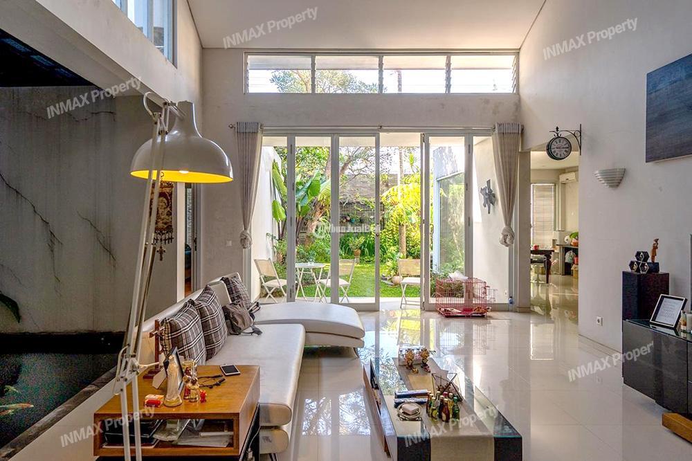 COCOK UNTUK PECINTA HEWAN Rumah 2 Lantai dengan 4 Kamar Tidur di Daerah Dieng Malang