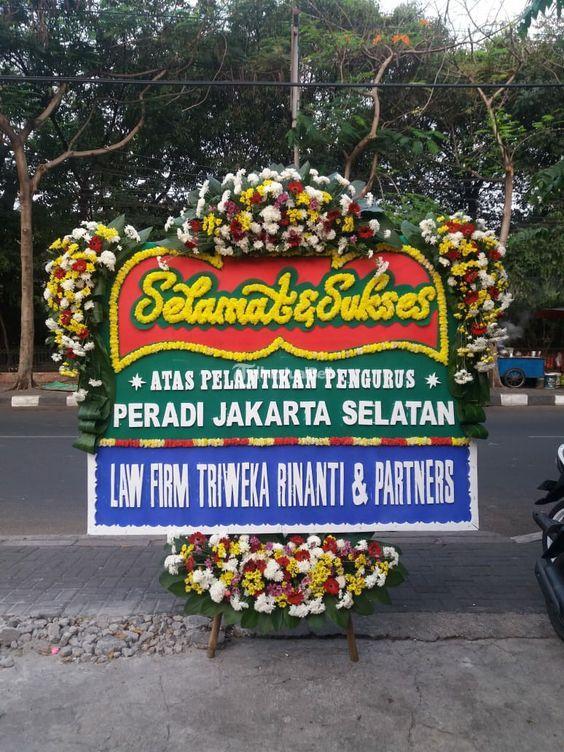 Pengrajin Karangan Bunga Aneka Ragam Model Di Malang