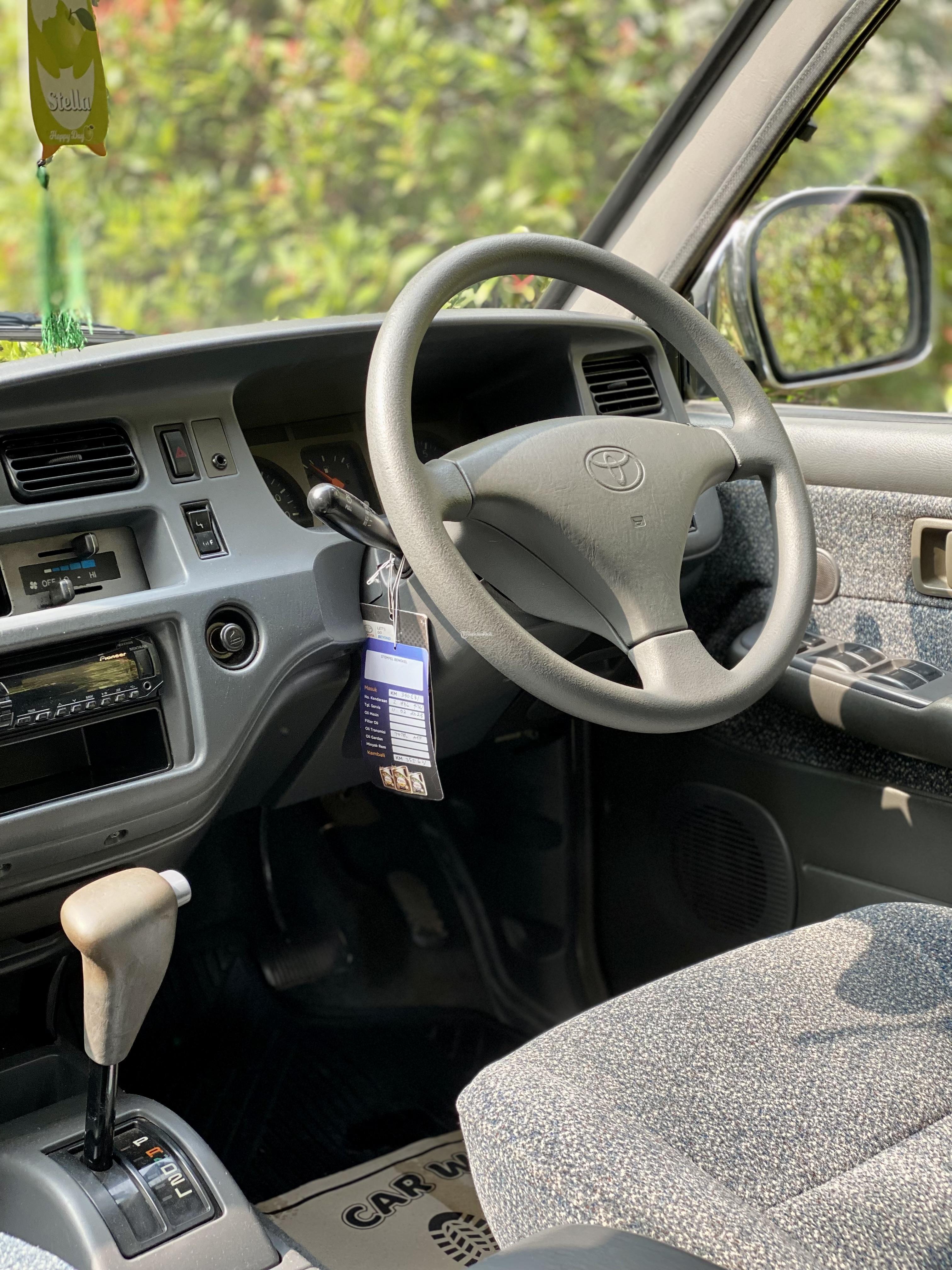 Mobil Toyota Kijang LGX 20 Automatic Tahun 2000 Terawat di Bandung