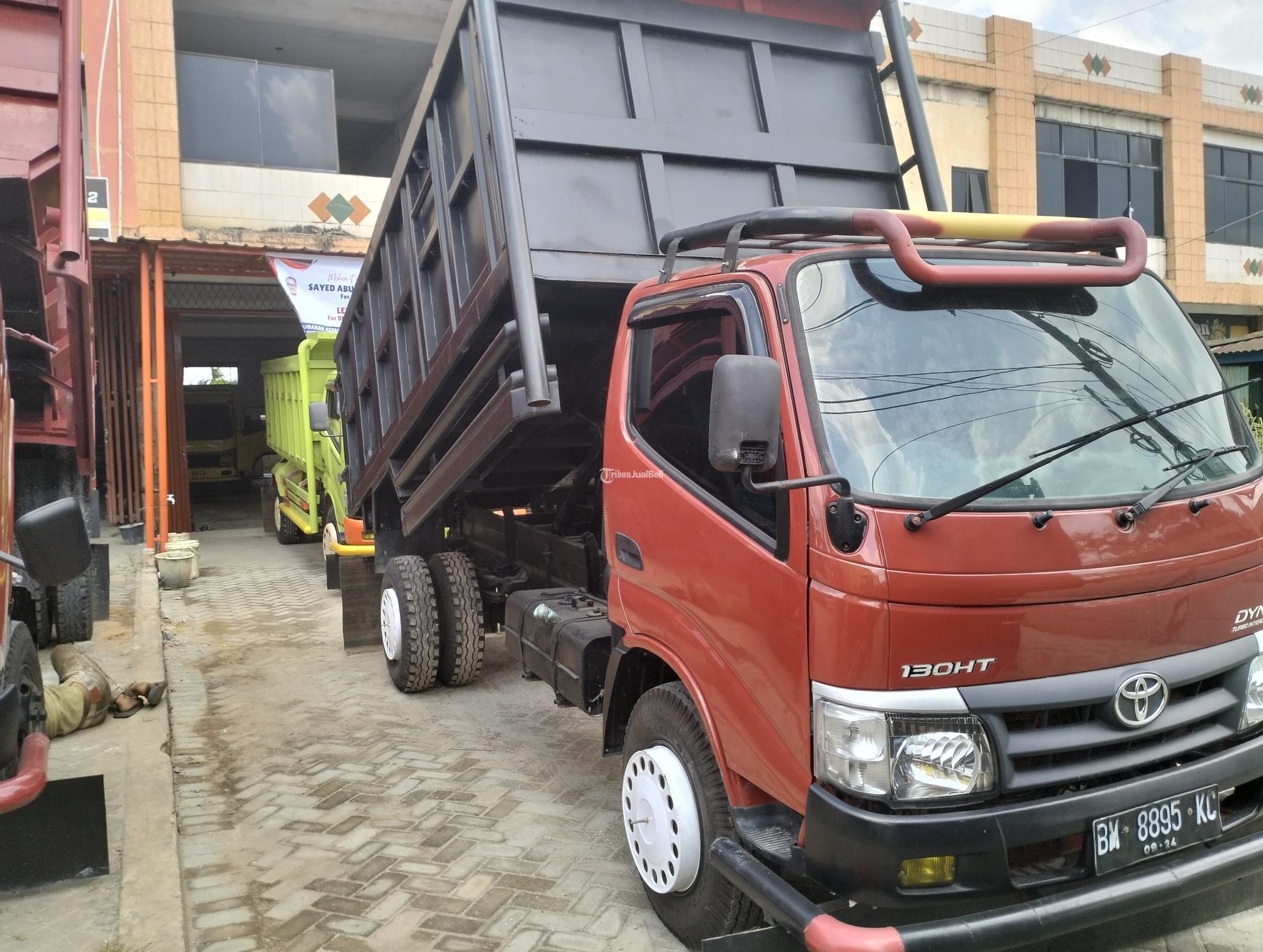 Toyota Dyna 130HT Dump Truk