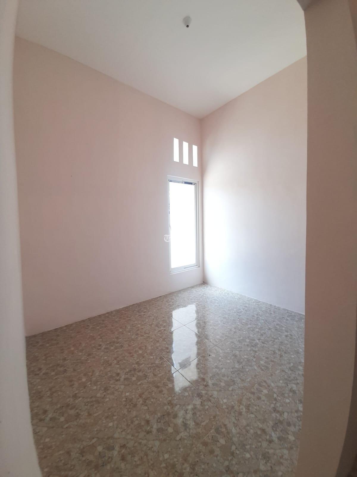 RUMAH BARU SIAP HUNI DEKAT EXIT TOLL PAKIS