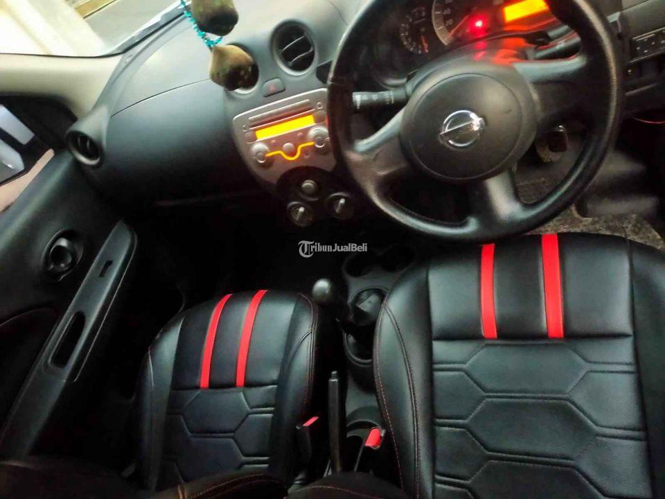 Mobil Nissan March Bekas TAhun 2011 Manual Warna Putih Siap Pakai Solo