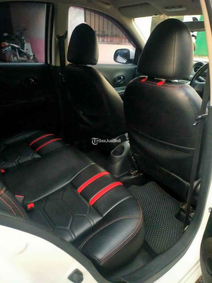 Mobil Nissan March Bekas TAhun 2011 Manual Warna Putih Siap Pakai Solo