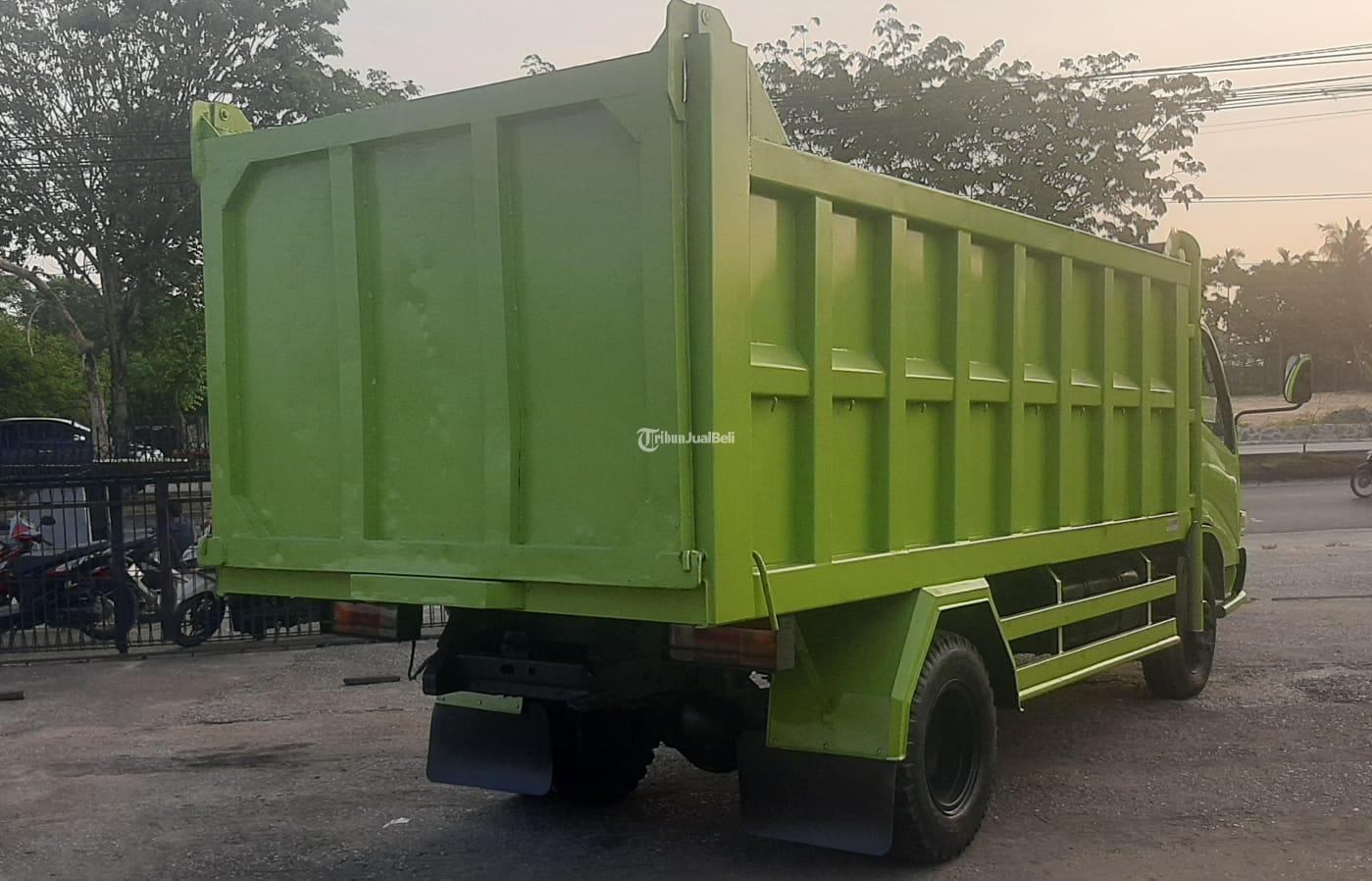 HINO Dutro Dump Truk 2018