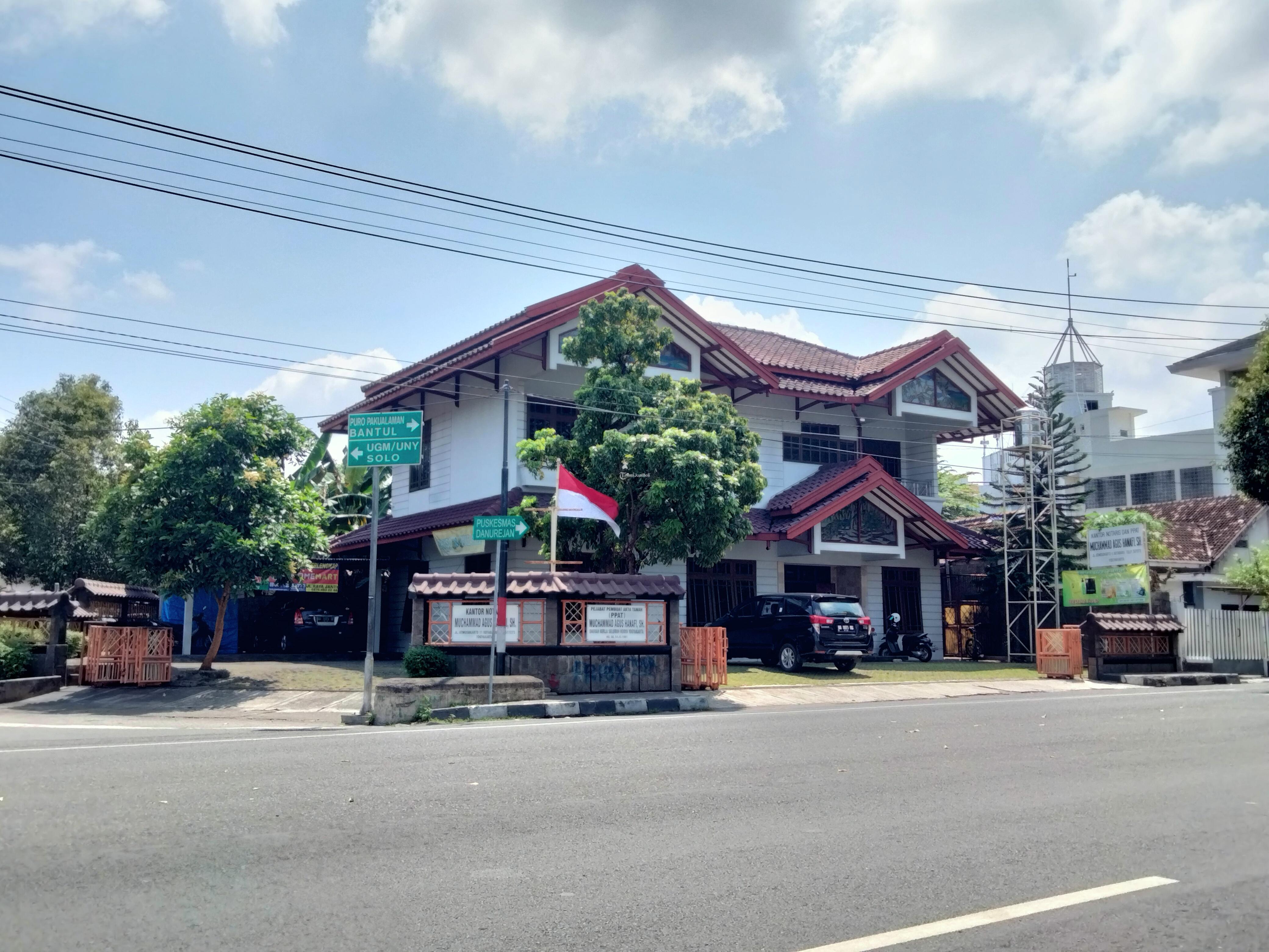 Rumah Kantor Second Kotabaru Jogja 2 Lantai 2 muka Luas 471 m SHM - Jogja