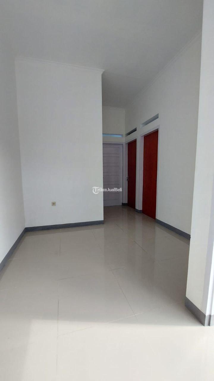 DP Berapapun Bebas Punya Rumah Semi Industrial dekat ke Tol Cileunyi