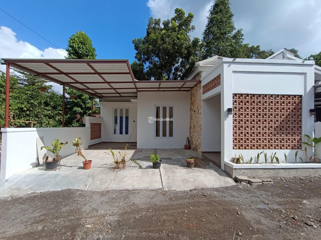 Rumah Konsep Villa Dekat Pasar Rejodani Palagan