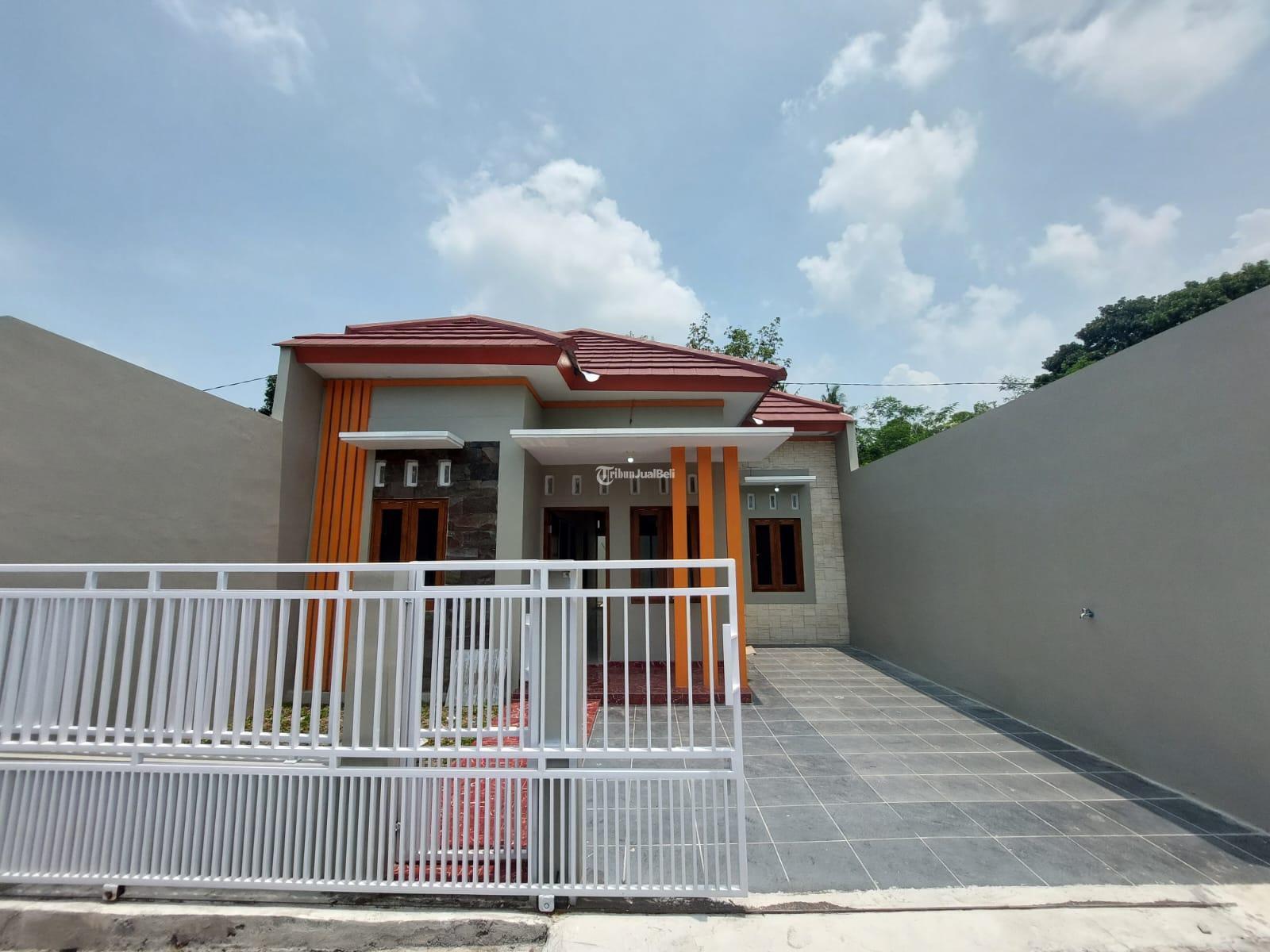 RUMAH PESAN BANGUN DESIGN MODERN DI JAKAL