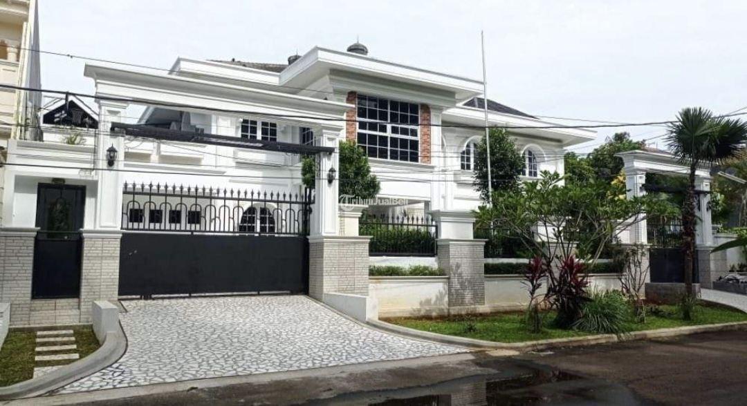 Rumah MewahFull Furnish ada kolam Renang 5 Mnit Tol Cibubur