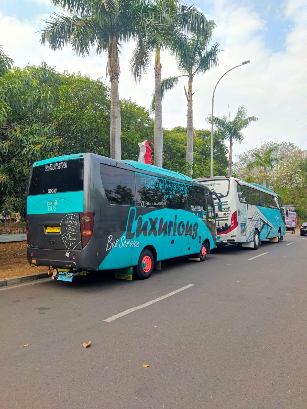 Depok Pariwisata: Menjelajahi Destinasi dengan Armada Bus Wisata Medium yang Handal