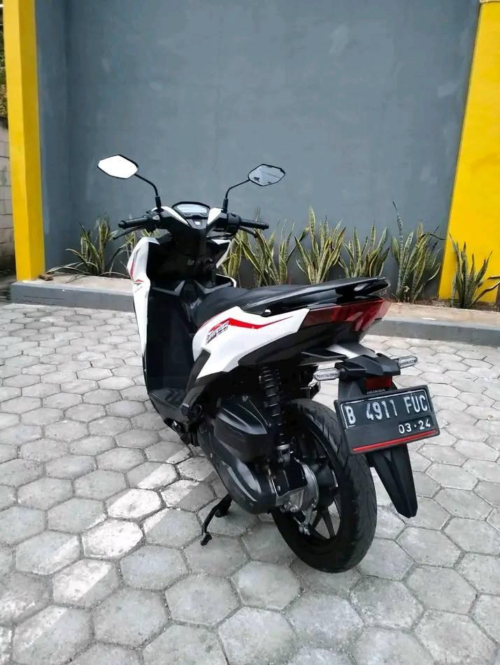 Motor Honda Vario Cbs Bekas Tahun Siap Pakai Surat Lengkap Warna Putih Di Demak Tribun