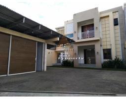 Rumah Mewah Garasi Luas Dekat Kampus Udayana Jimbaran