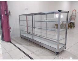 Etalase toko semarang