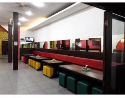 Ruko 2 lantai. Lokasi pinggir jln Dr.Wahidin. ukuran 8x22. Kamar tidur 1. KM karyawan 1. KM Costumer 2. Harga 2.5M. nego.