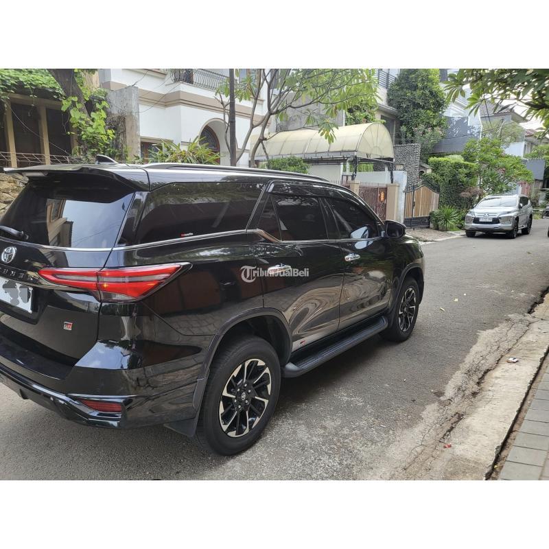 FORTUNER HITAM VRZ GR