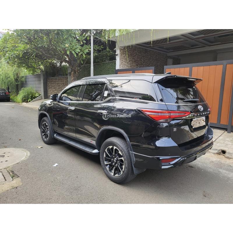 FORTUNER HITAM VRZ GR