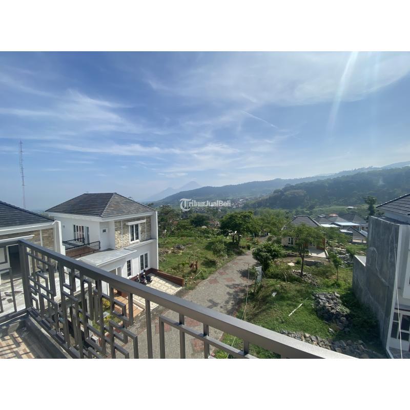 Dijual Villa Mewah Plus Kolam Renang dan Balkon di Pacet Mojokerto