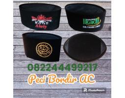 Elegansi Budaya: Peci Semarang, Simbol Kebanggaanmu!"