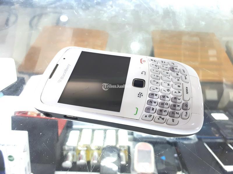 Hape Rusak Blackberry Curve 3G 9300 Untuk Koleksi Pajangan Kanibalan