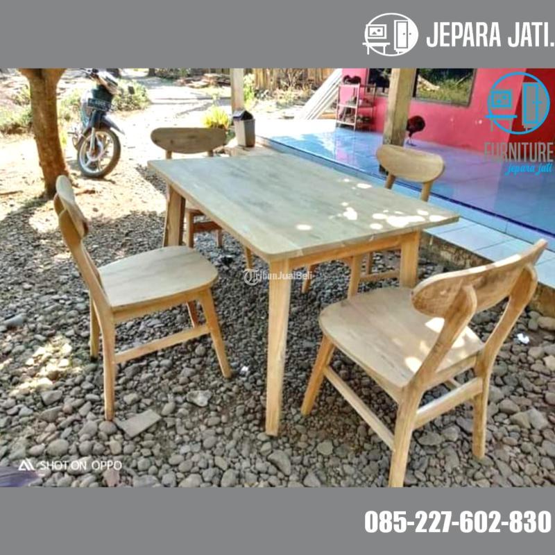 Meja Makan Retro 4 Kursi