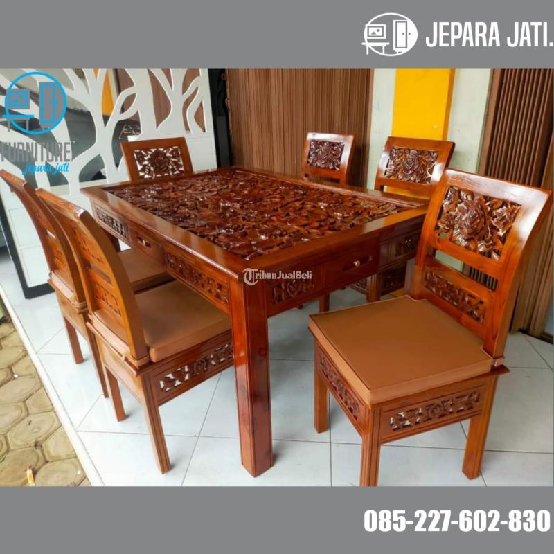 Meja Makan Ukir Minimalis