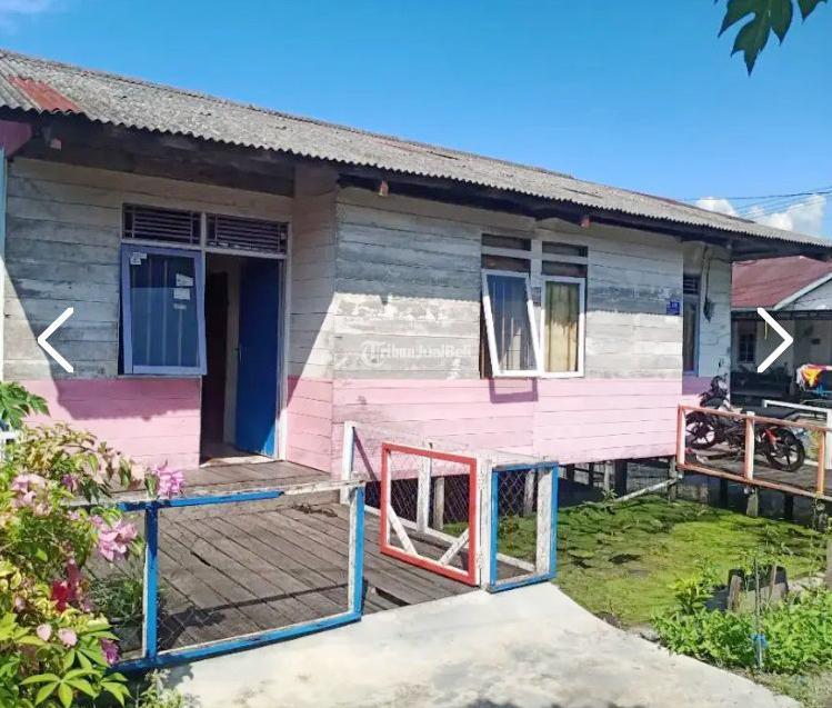 Rumah di Selat Barat Kapuas Kalimantan Tengah Dekat RSUD Dr. H. Soemarno Sosroatmodjo, Citimall Kuala Kapuas, Kantor Bupati Kapuas