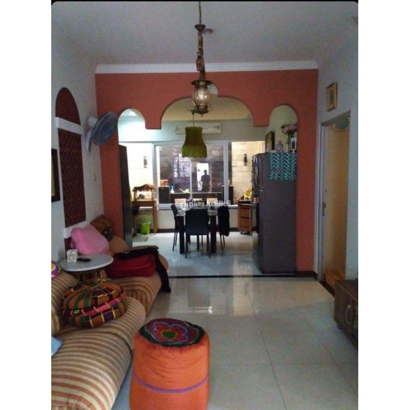 Rumah Ada Rooftop dan 2 kamar kost Kebon Baru Tebet