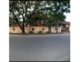 Rumah Dijual Gaya Semi Tradisional Kontemporer