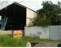 Jual Gudang 2 Lantai Bekas Luas 2.735 m2 Di Tepi Jalan Raya Kraton - Pasuruan Jawa Timur