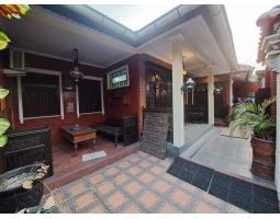 Rumah Beserta Furniturennya Dekat Jalan Mataram